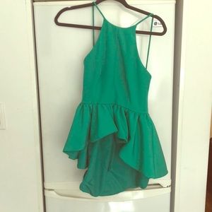 Cameo top in bright emerald